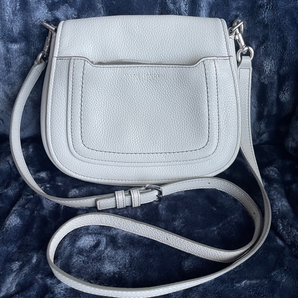 Marc Jacobs Empire City Light Grey with Silver
Style M0013046